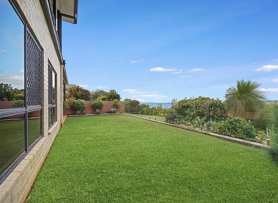 Waterfront Entire Luxury House With Bay View And Pool Villa Redland Bay Australia
