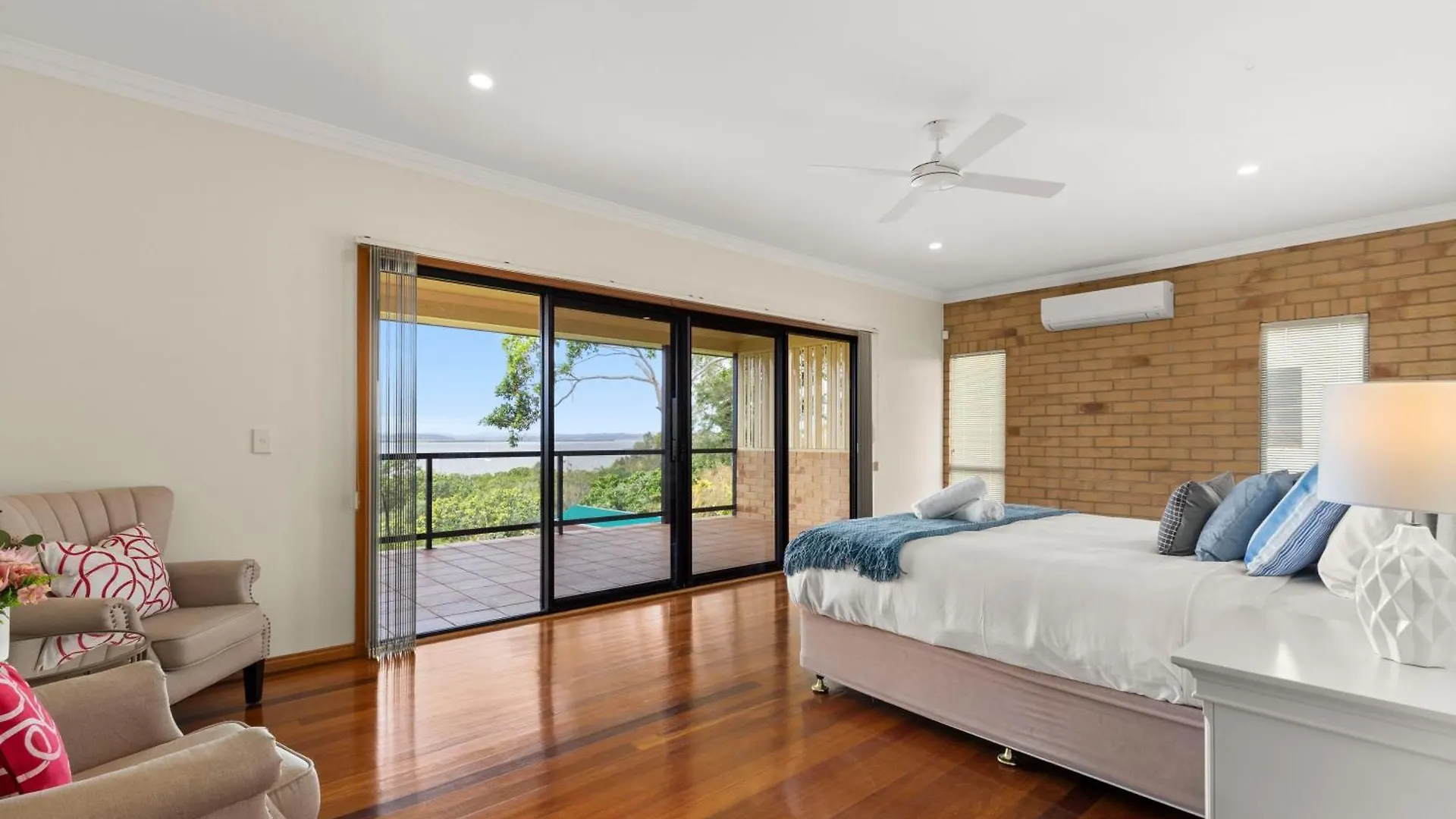 Waterfront Entire Luxury House With Bay View And Pool Villa Redland Bay