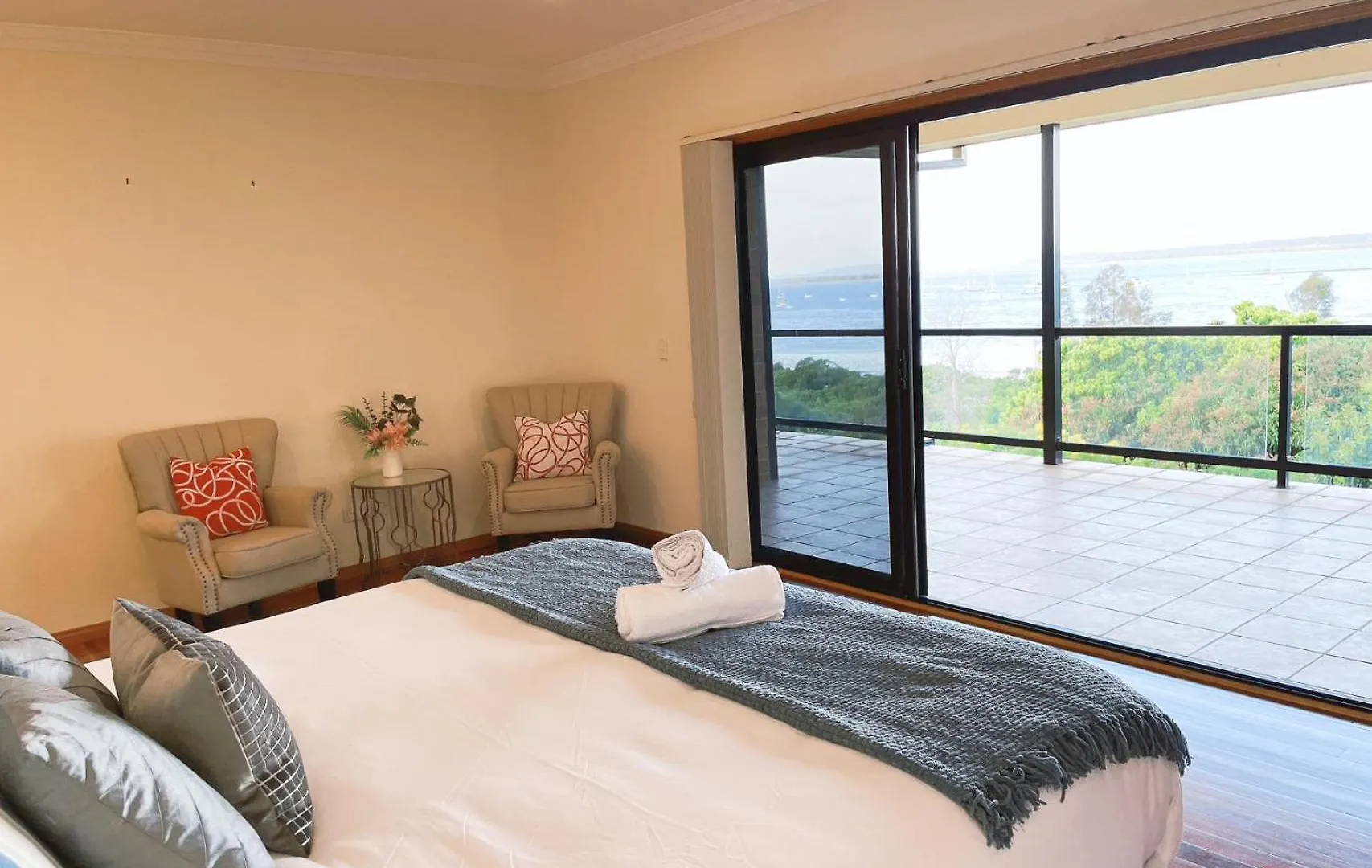 Holiday home Waterfront Entire Luxury House With Bay View And Pool Villa Redland Bay