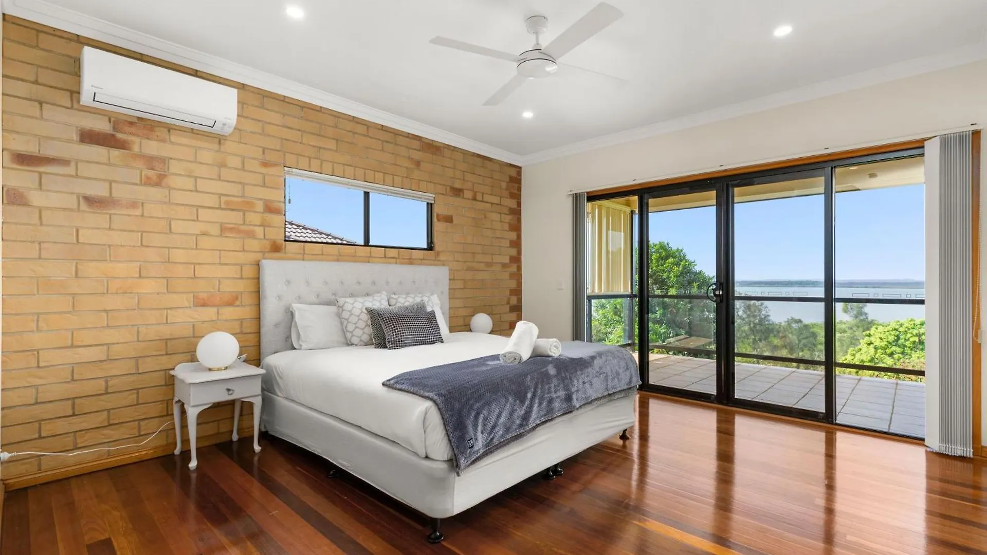 Holiday home Waterfront Entire Luxury House With Bay View And Pool Villa Redland Bay Australia